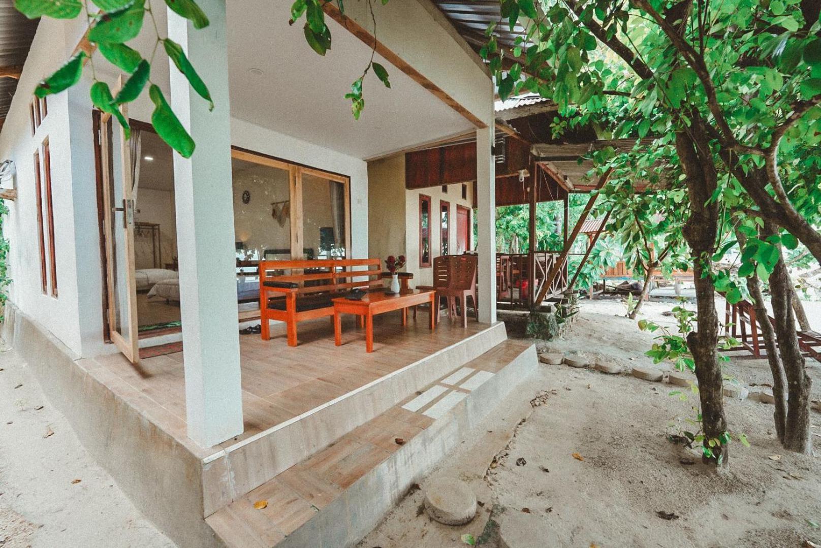 Yohana Cottage Tual Экстерьер фото