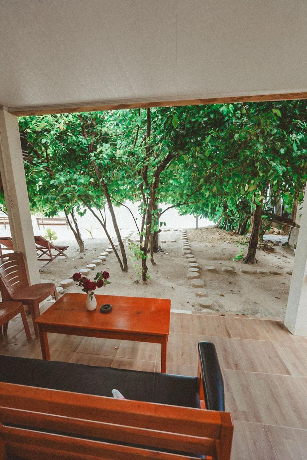 Yohana Cottage Tual Экстерьер фото